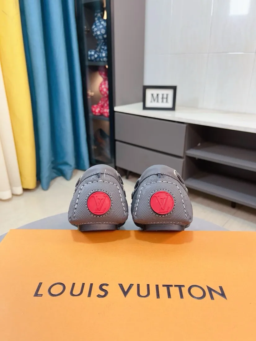 Men's men's shoes💰400🌹🌹[LV Louis Vuitton] New men's beanie shoes💝💝.. Top-grade imported cowhide embossed➕Comfortable leather lining. It is extremely skin-friendly and comfortable, feels very delicate, and the shape is very correct! Perfectly reflects the three-dimensional sense, code number: 38-44